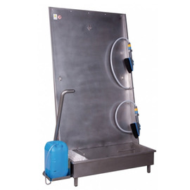 Schürzen-, Sohlen- und Stiefelreiniger mit 2 Bürsten Produktbild