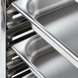 Tablettwagen aus Edelstahl, passend für 14 x GN 1/2, 590 x 670 x 1735 mm (BxTxH) Produktbild 5 S