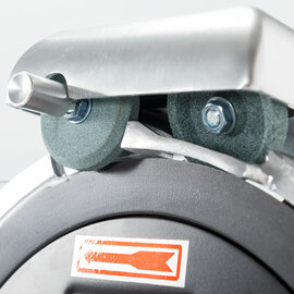 Aufschnittmaschine mit antihaftbeschichteter Anschlagplatte und Messer 220 mm Ø Produktbild 4 S