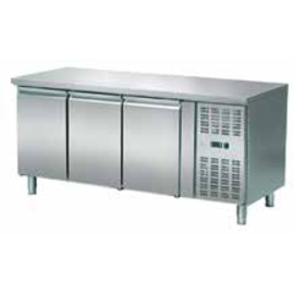 Kühltisch Serie 700 307 ltr | 3 Volltüren Produktbild